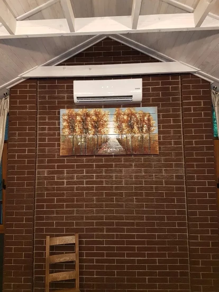 Встановлення, чищення, ремонт та заправка кондиціонерів.