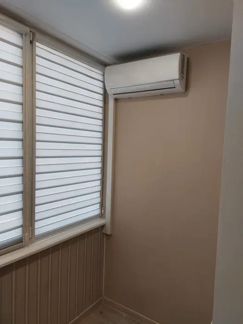 Встановлення, чищення, ремонт та заправка кондиціонерів.