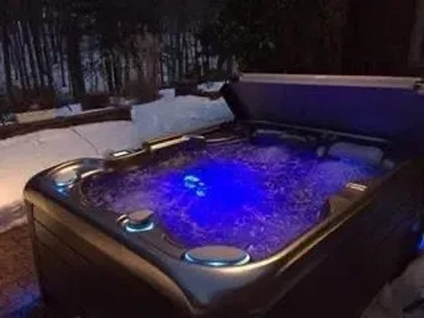 Відпочинок ДЖАКУЗІ, СПА, SPA, ГІдромасажна Ванна, Городок