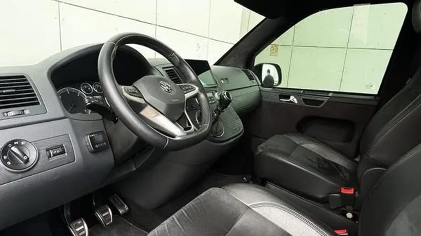 380 Мікроавтобус Volkswagen Multivan B6 броньований без водія