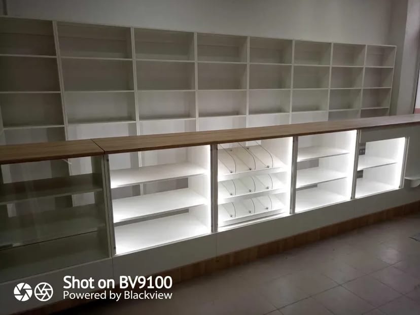 Виготовляємо Торгівельне обладнання, прилавки стелажі.