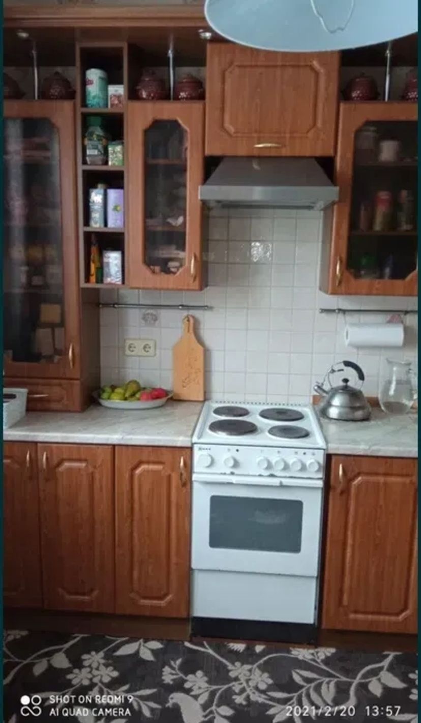 Вітальня 18 кв.м з лоджиєю дівчині 10 хвилин від метро, безпека, турбота, затишок