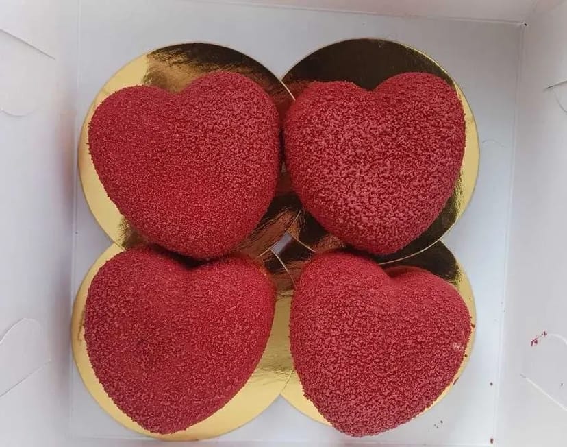 Десерти під замовлення. Торти тістечка на будь-яке свято.