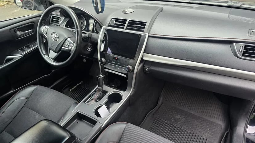 Автомобіль Тойота кемрі