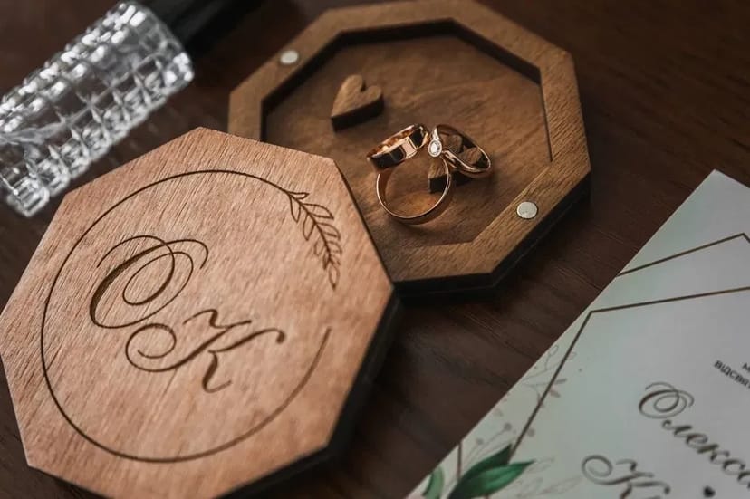 Лазерна різка та гравіювання. Виготовлення сувенірної продукції.