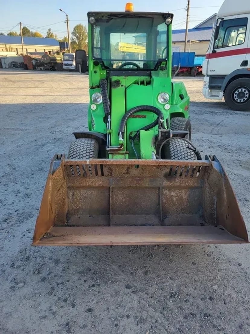 Послуги міні навантажувач, трактор ківш, вила, ямобур.