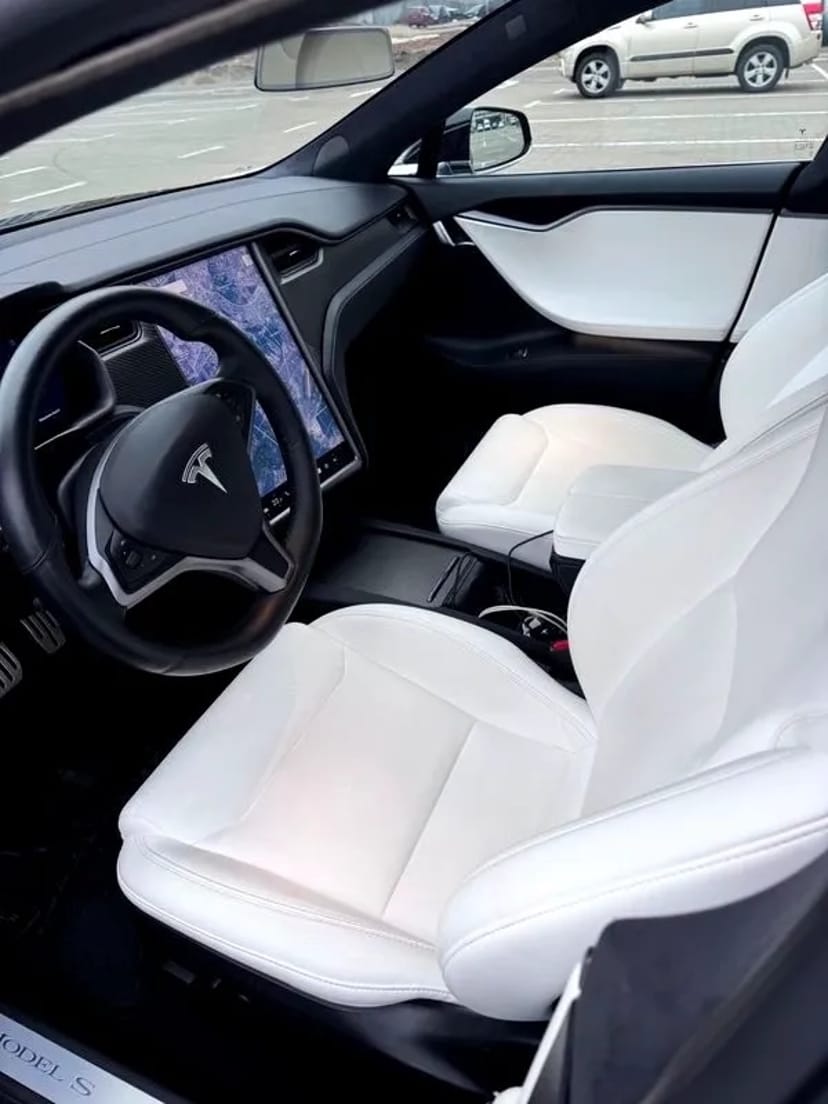 229 Авто на весілля Tesla Model S Performance чорний