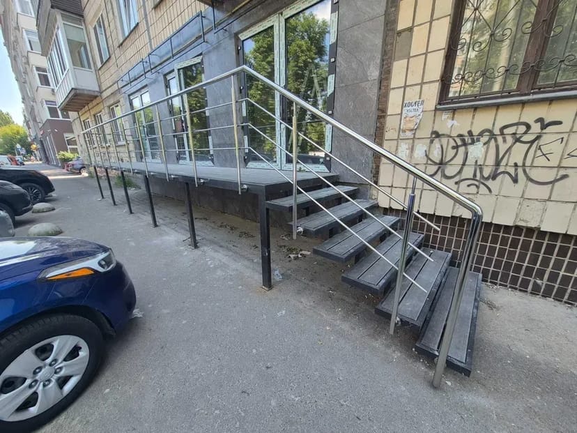 Вхідні групи, Сходи зовнішні, Козирки, Перила, Пандуси