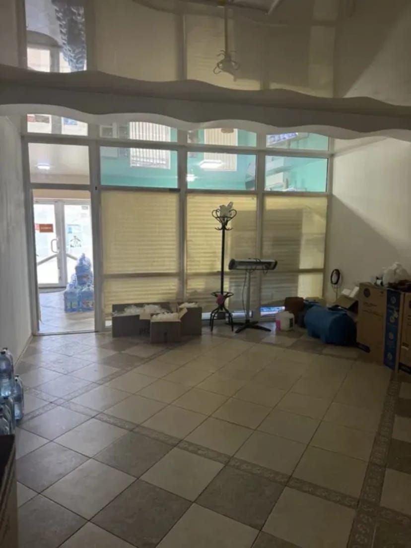 Комерційне приміщення - підійде для ведення різних видів бізнесу