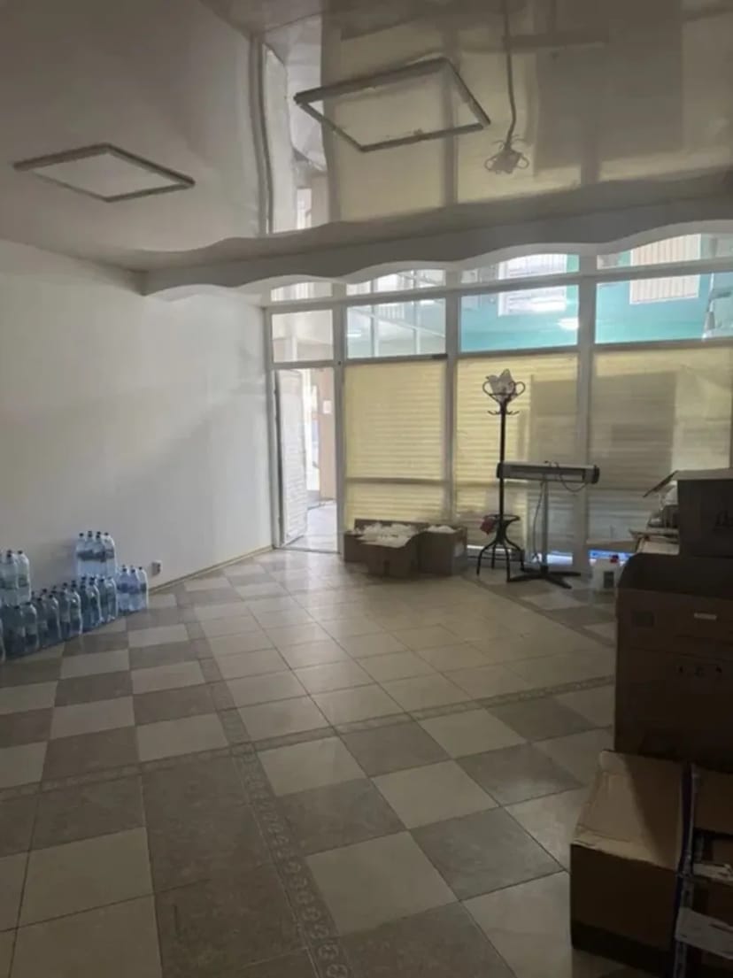 Комерційне приміщення - підійде для ведення різних видів бізнесу