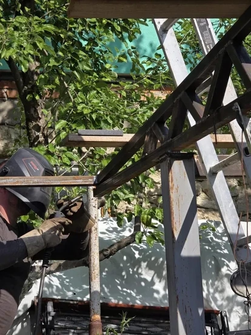 Кваліфікований фахівець з ручного дугового та напівавтоматичного зварювання металоконструкцій