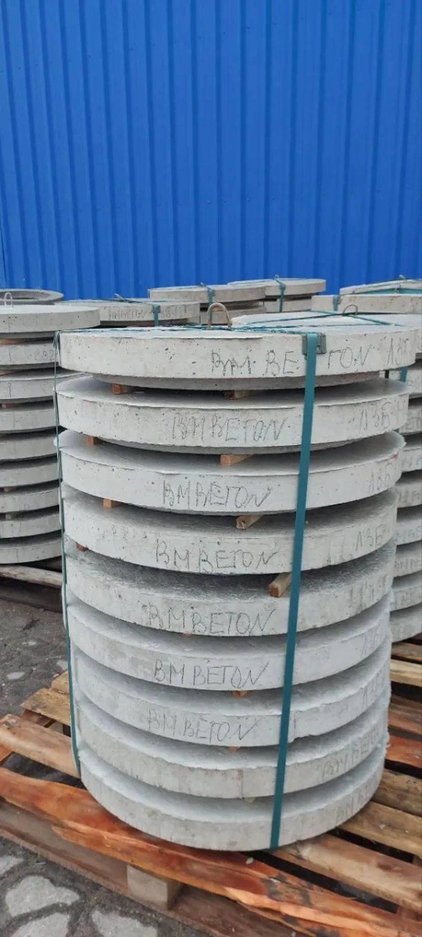 Люк колодязя ЛЗБ -1, L 800, B 100, H 660 від завода виробника BM BETON