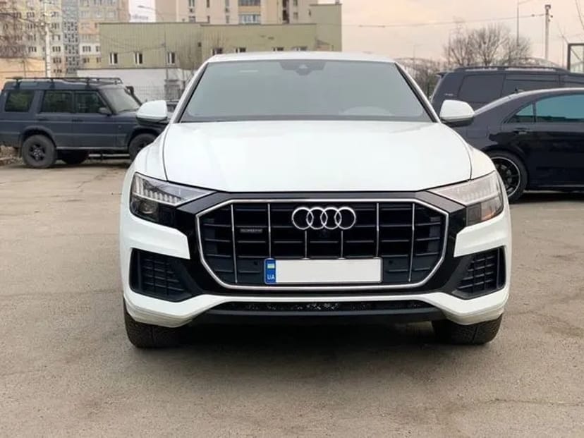 037 Позашляховик на весілля Audi Q8 S Line біла