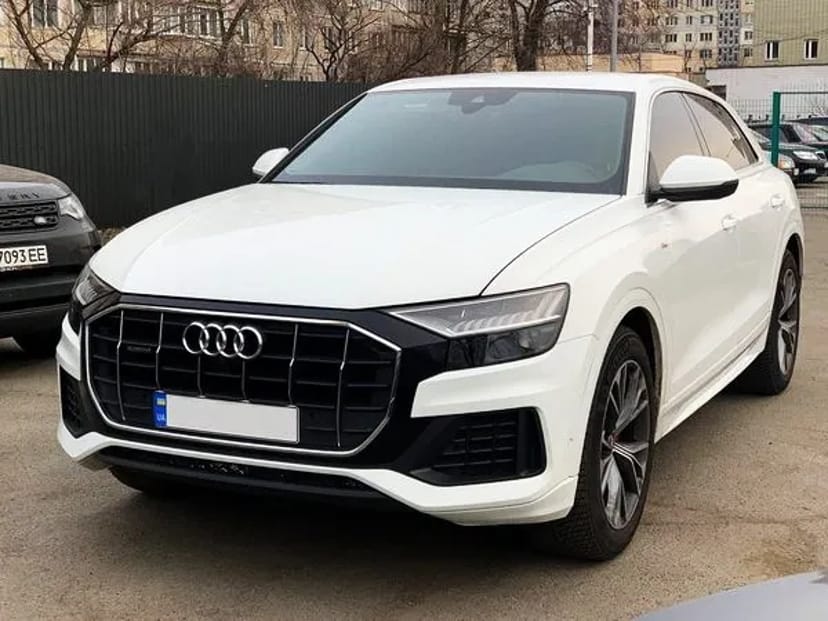 037 Позашляховик на весілля Audi Q8 S Line біла