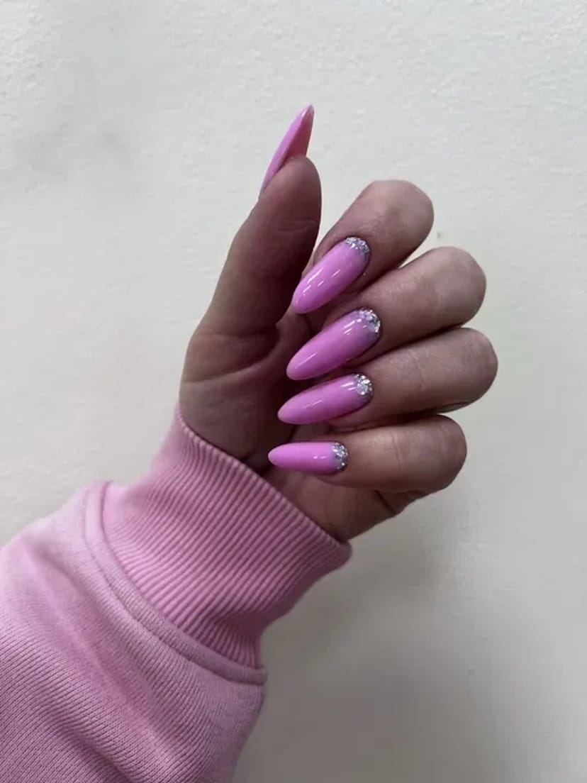 Потрібні Моделі на Манікюр та Педикюр для Відпрацювання Швидкості: Гарний Дизайн у Подарунок!