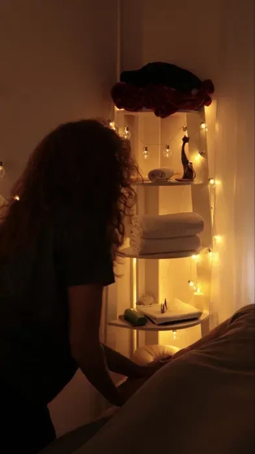 Майстриня дотиків: Подорож у світ спокою, гармонії та відчуттів.