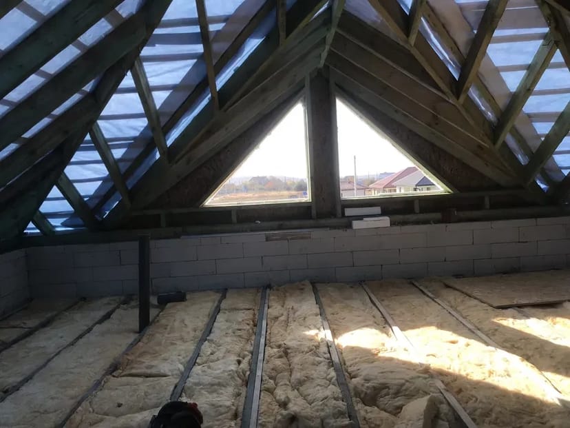 Утеплення даху мансард перекриття мінеральною ватою монтаж осб