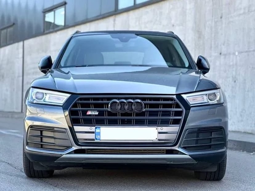 120 Позашляховик без водія Audi Q5-Quattro