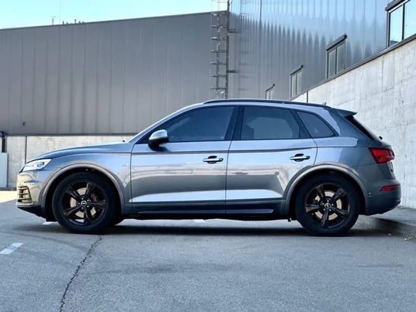120 Позашляховик без водія Audi Q5-Quattro