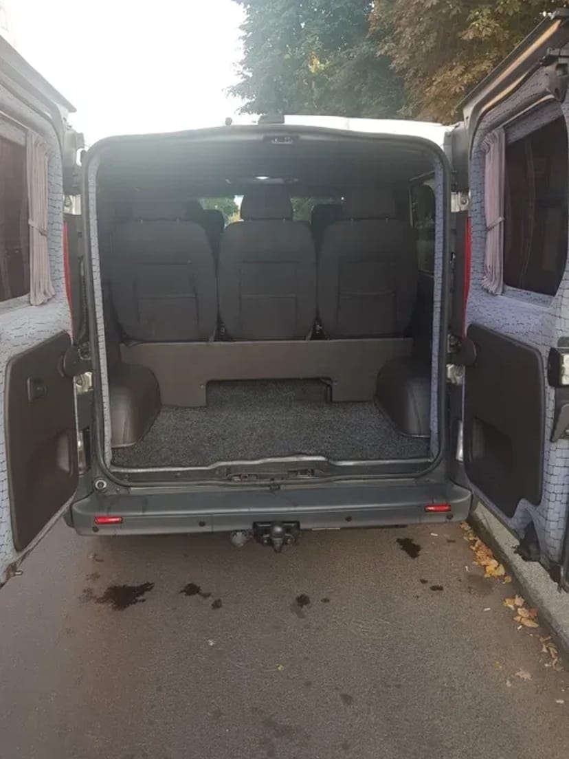 Послуги пасажирські перевезення на автобуси та мікроавтобус