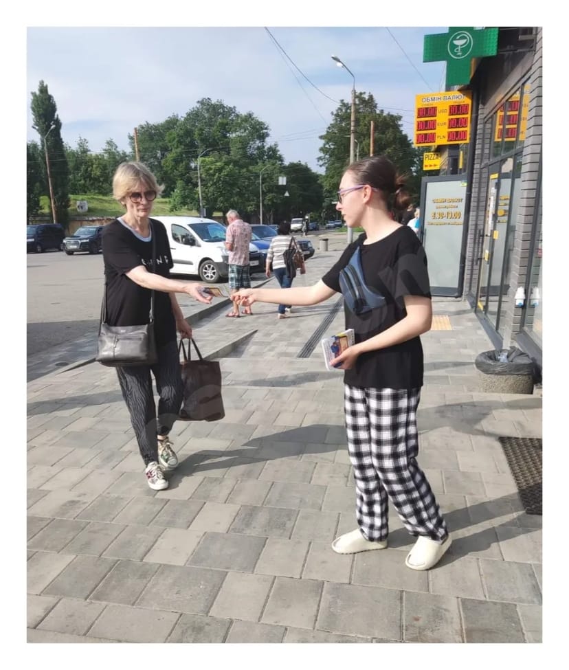 Роздача флаєрів у Києві – швидко та ефективно тут!