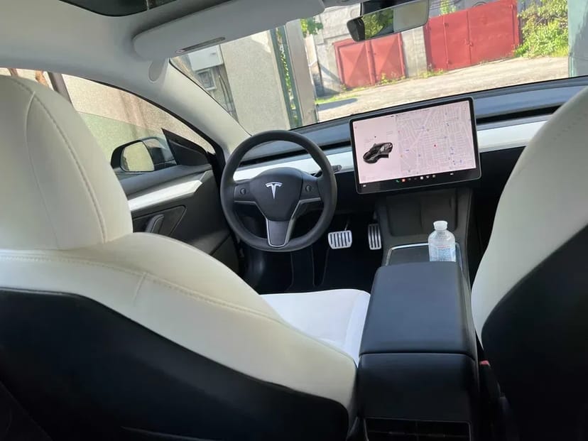 Автомобіль TESLA Model 3 Performance