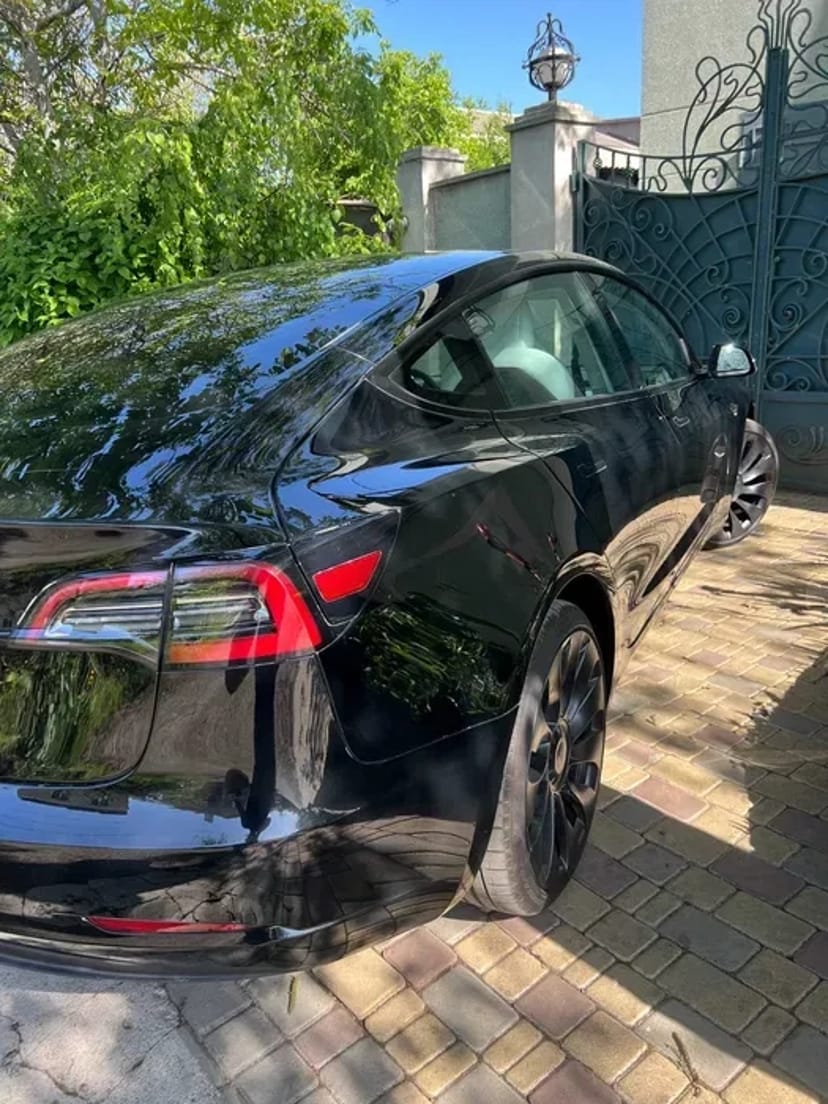 Автомобіль TESLA Model 3 Performance