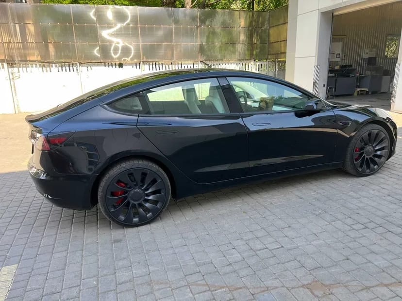 Автомобіль TESLA Model 3 Performance