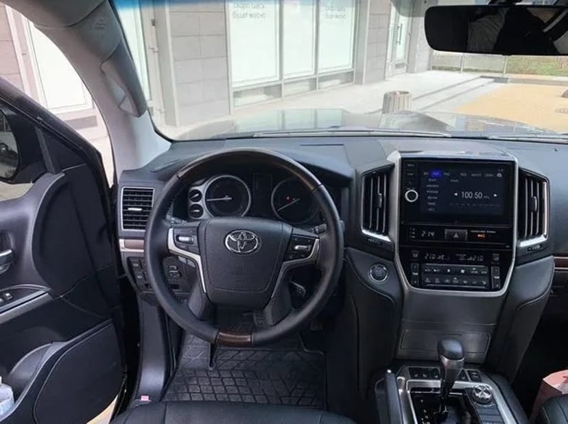 256 Джип Toyota Land Cruiser 200 4.5d на весілля