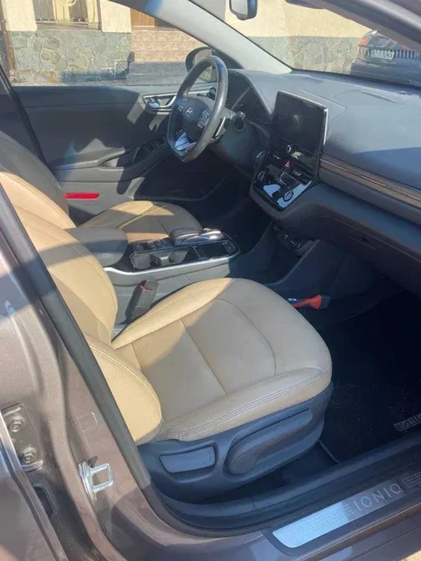 авто Hyundai Ioniq електро