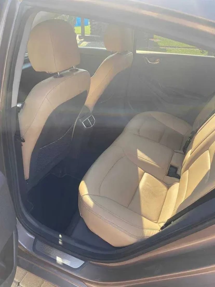 авто Hyundai Ioniq електро