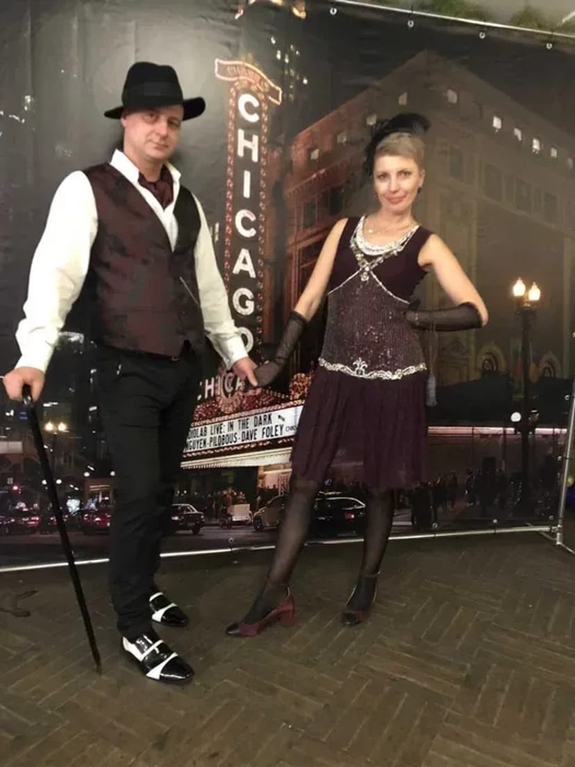 Жіночі та чоловічі наряди у Гангстерському стилі