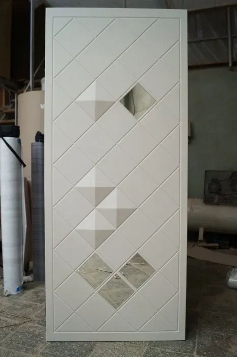 МДФ накладки на двері будь-якого дизайну: виготовлення та встановлення.