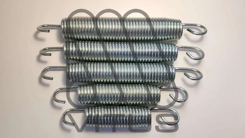 Пружина батута. Пружина для батута. Пружини для спортивного батута.