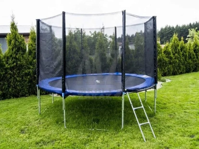 Пружина батута. Пружина для батута. Пружини для спортивного батута.