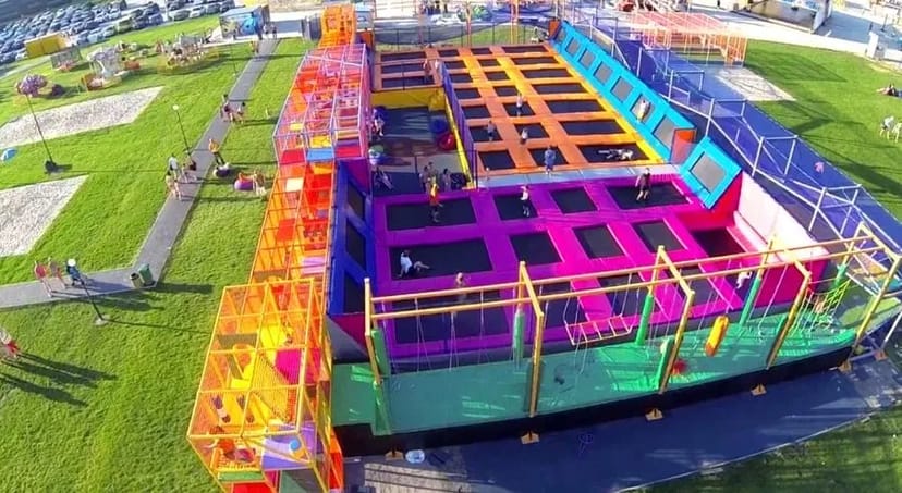 Пружина батута. Пружина для батута. Пружини для спортивного батута.