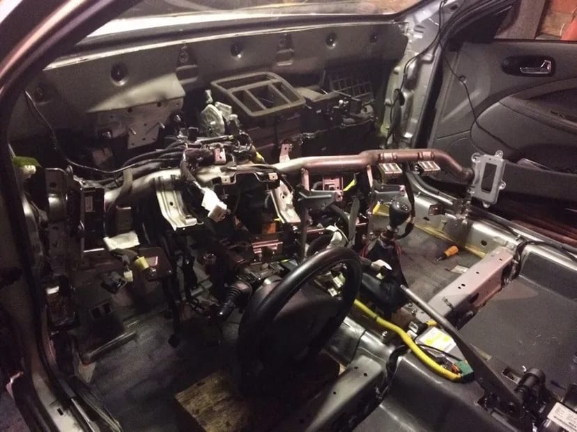 Заміна радіаторів пічки автомобілів швидко та якісно