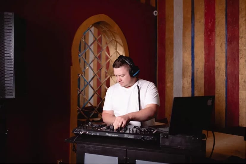 Dj Ді-джей на Ваше свято, звукове та світлове обладнання