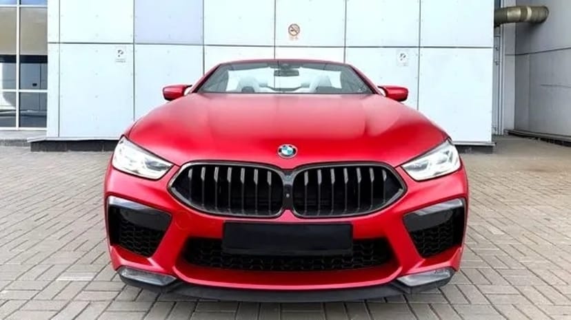286 Кабріолет BMW M8 F91 Cabrio червона без водія
