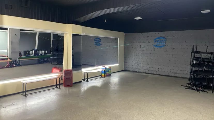 Покраска стен , потолков ( кафе,магазины,офиса и других помещений)рем