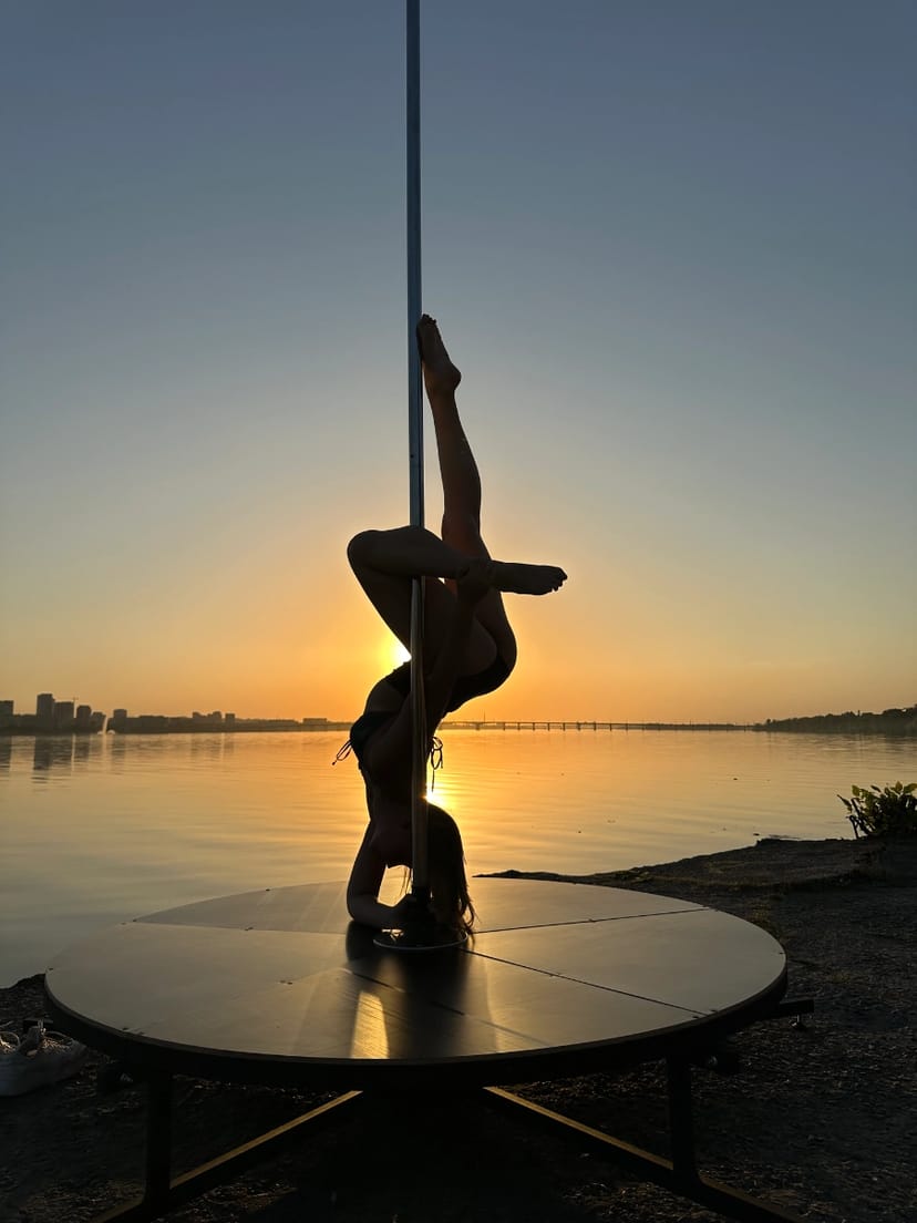 Подіумного пілону