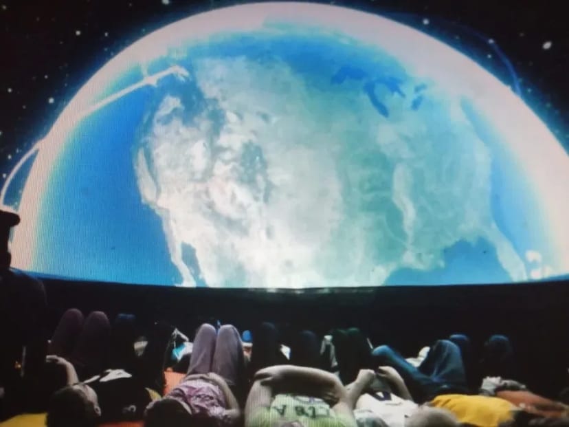 Мобільний планетарій на дитяче свято шоу захід