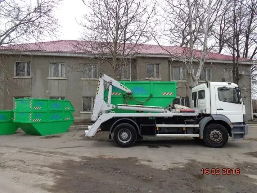 Вывоз строительного мусора съемным контейнером: быстрая подача и честная цена!