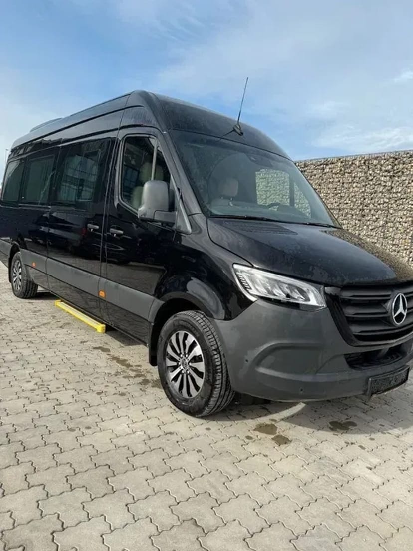 Пасажирські перевезення мікроавтобусами Mercedes