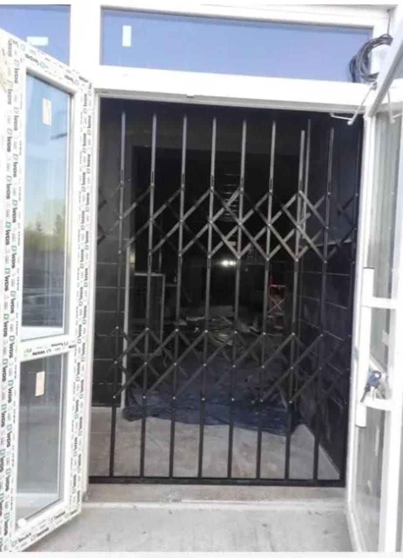 Виготовлення захисних металевих решіток на двері та вікна