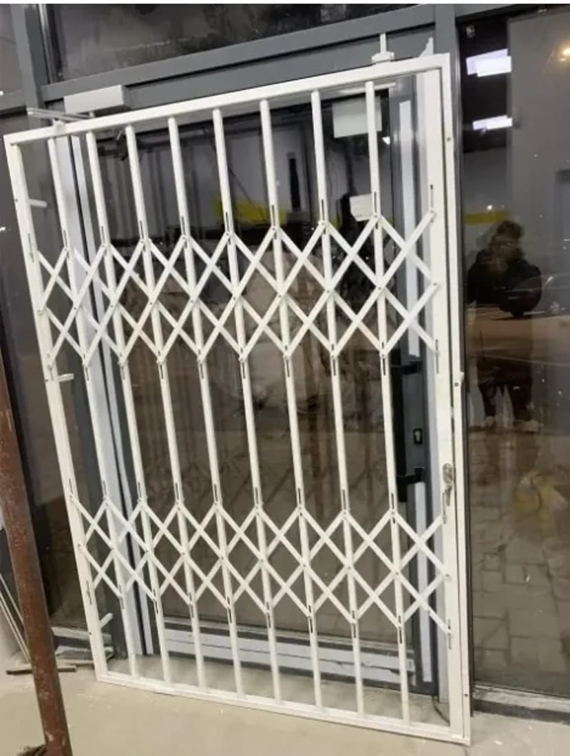 Виготовлення захисних металевих решіток на двері та вікна