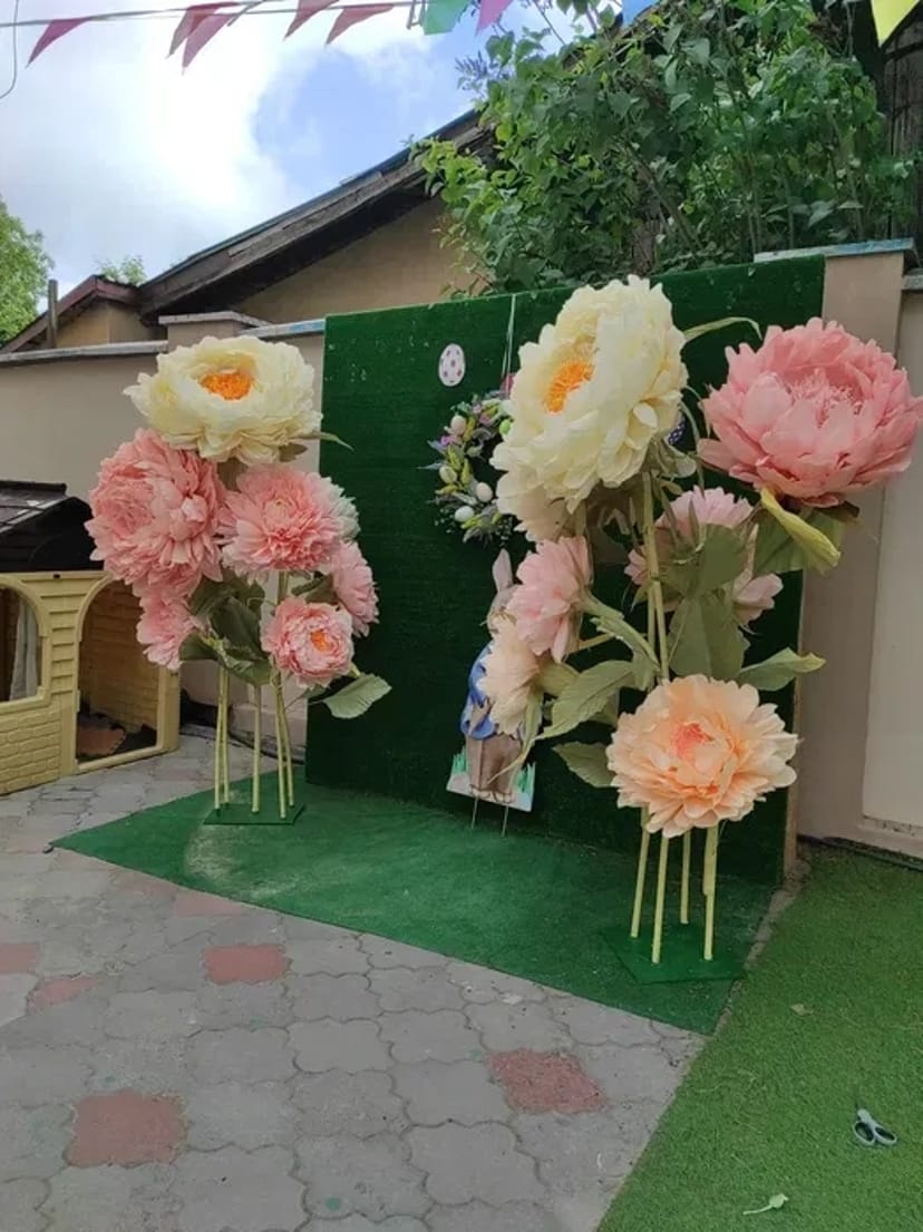 Неймовірні ростові квіти , декор.