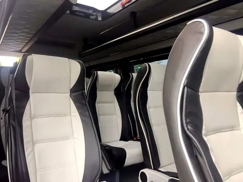 308 Мікроавтобус на весілля Mercedes Sprinter чорний