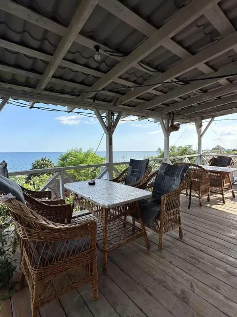 Квартира з видом на море