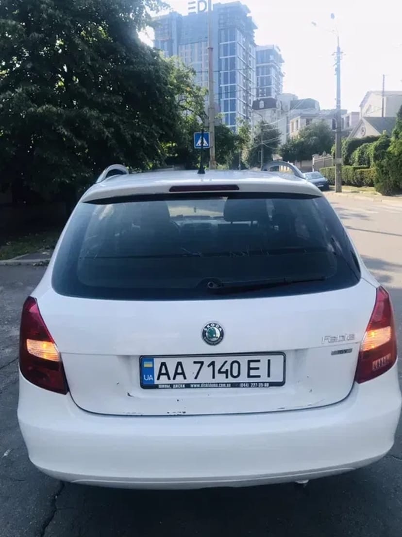 Авто шкода фабія універсал